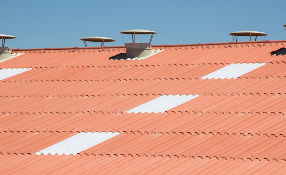 O painéis sanduíche proporciona um conforto superior e está disponível numa grande variedade de cores e acabamentos.